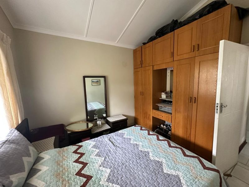 Townhouse For Sale In Hibberdene - Photo 6