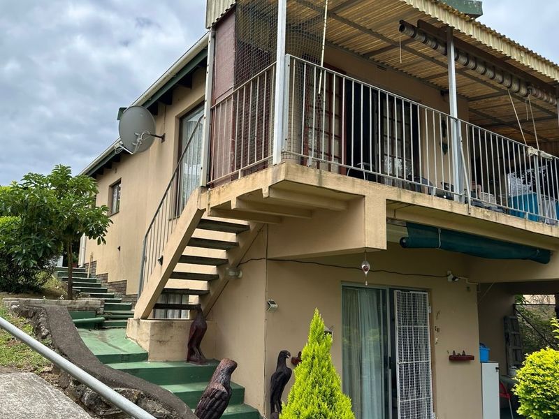 Townhouse For Sale In Hibberdene - Photo 2