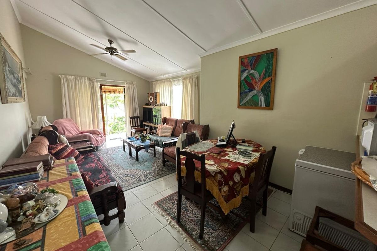 Townhouse For Sale In Hibberdene - Photo 5