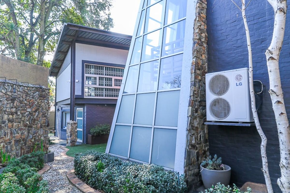 House For Sale In Benoni - Photo 2