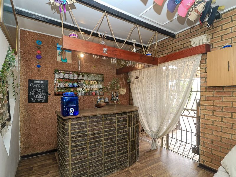 House Pending Sale In Springs - Photo 6