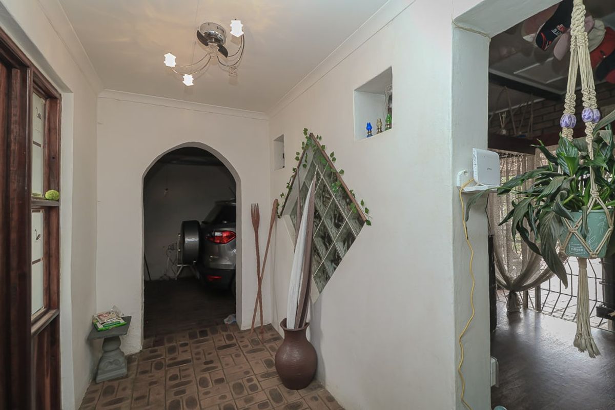 House Pending Sale In Springs - Photo 3