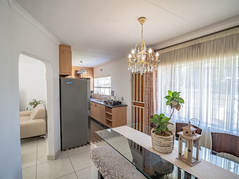 House Pending Sale In Midrand - Photo 9
