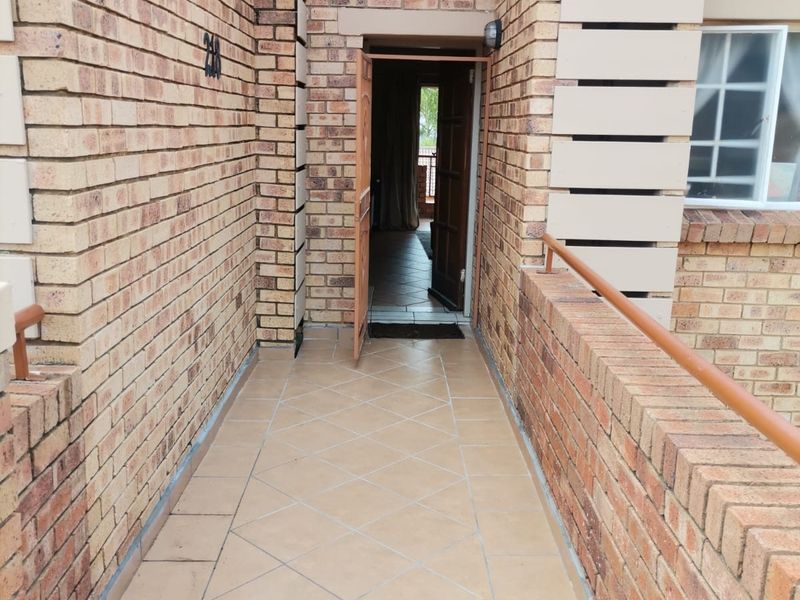 Apartment For Sale In Pretoria - Photo 2