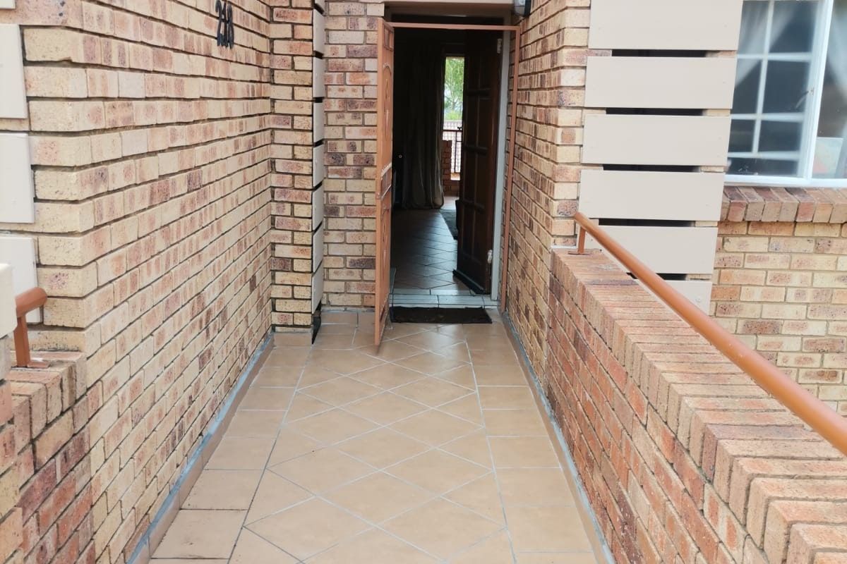 Apartment For Sale In Pretoria - Photo 2