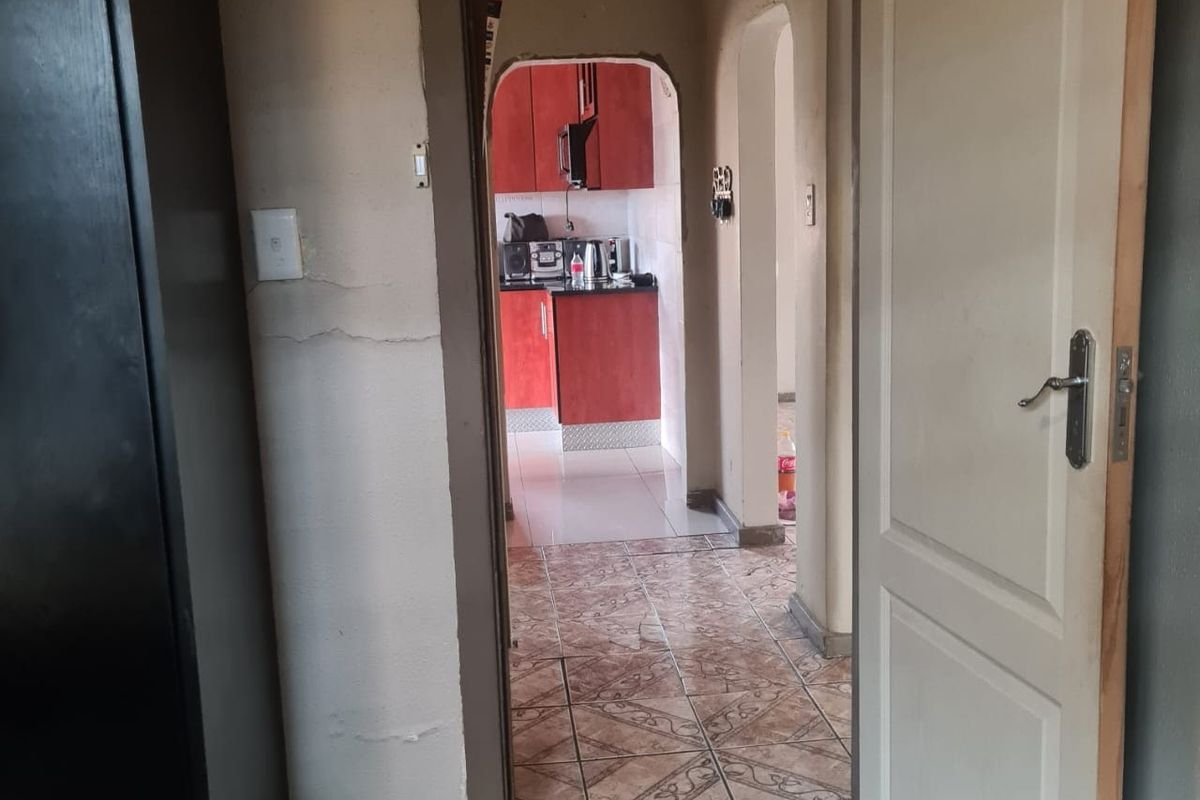 House For Sale In Alberton - Photo 5