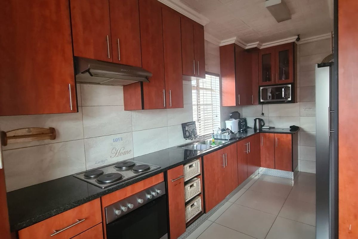 House For Sale In Alberton - Photo 2