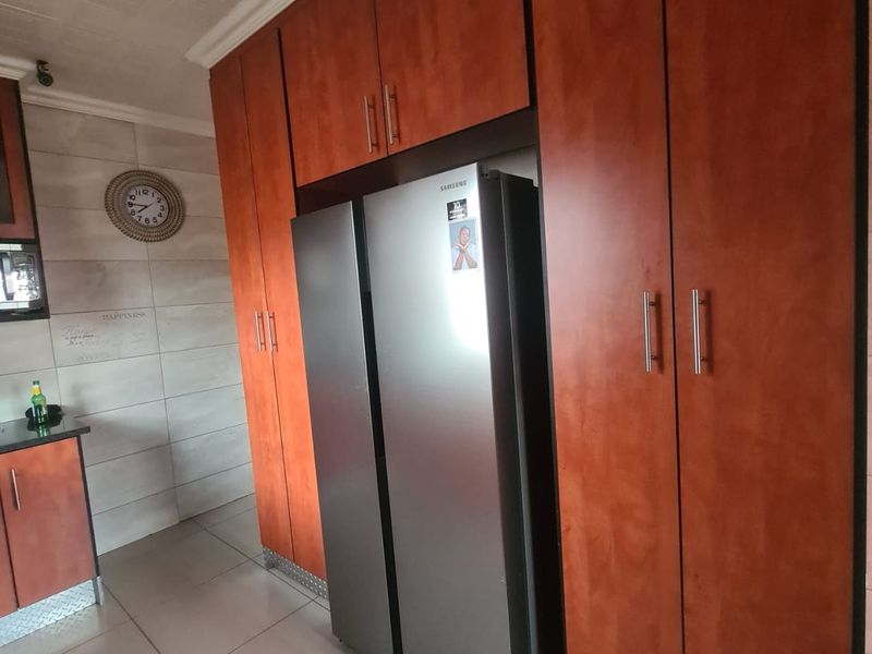 House For Sale In Alberton - Photo 7