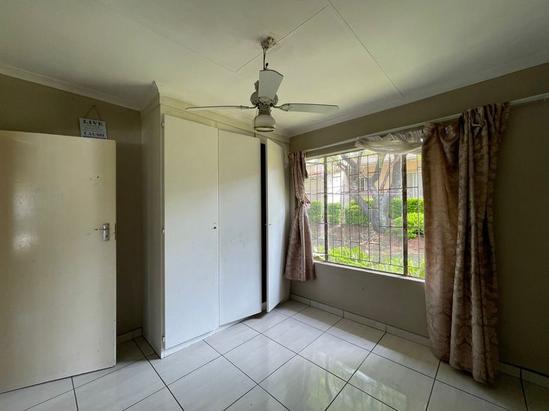 Townhouse Pending Sale In Midrand - Photo 8