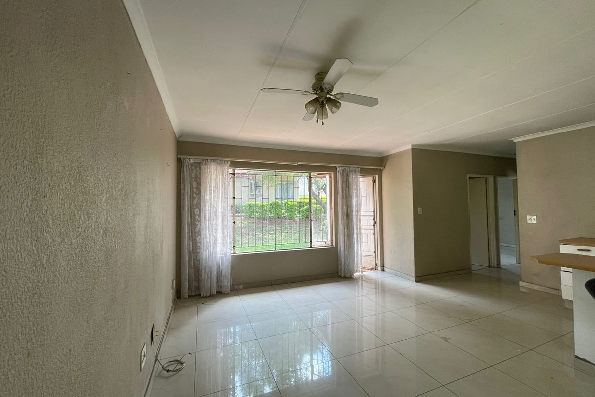 Townhouse Pending Sale In Midrand - Photo 4