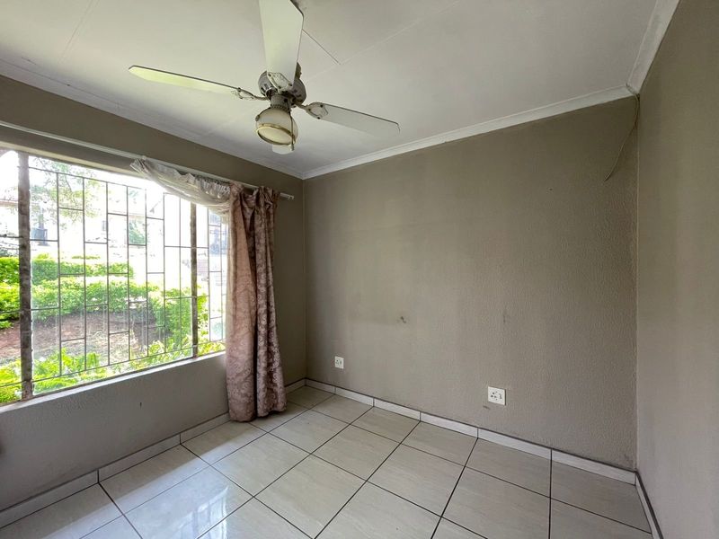 Townhouse Pending Sale In Midrand - Photo 6