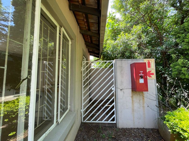 Townhouse Pending Sale In Midrand - Photo 3