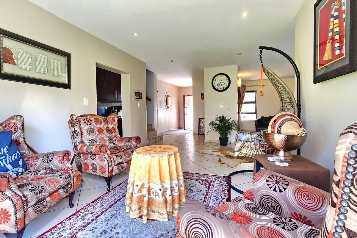 Townhouse For Sale In Centurion - Photo 4