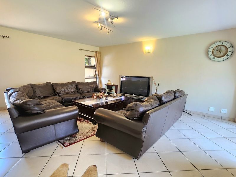Townhouse For Sale In Centurion - Photo 8