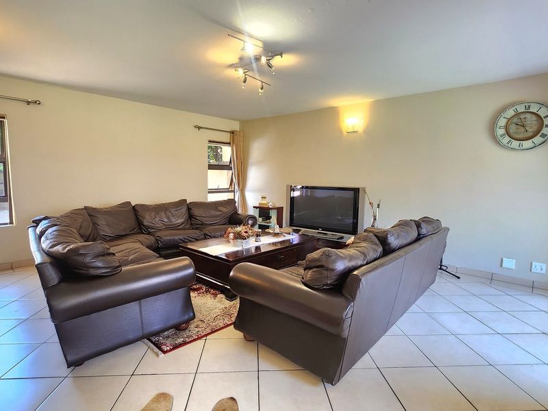 Townhouse For Sale In Centurion - Photo 7
