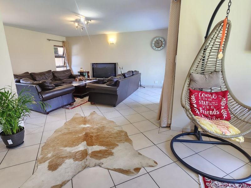 Townhouse For Sale In Centurion - Photo 10