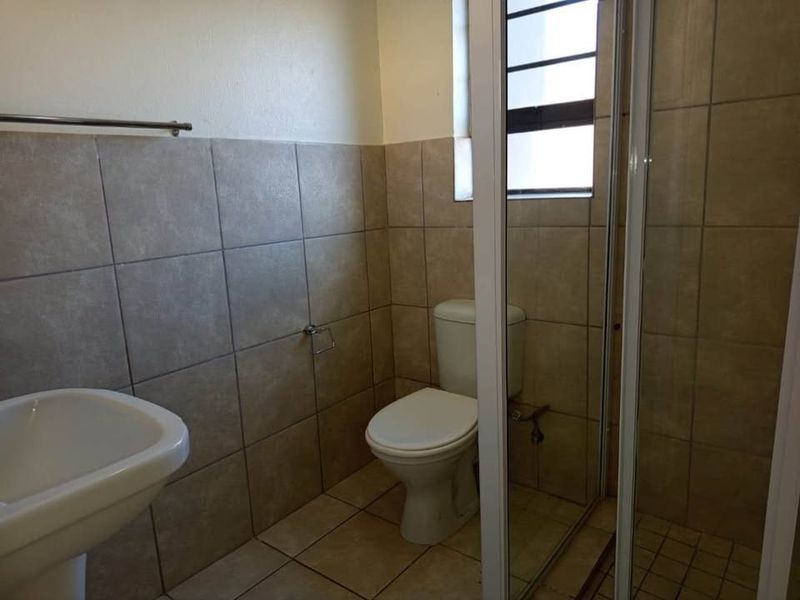 Apartment For Sale In Benoni - Photo 9