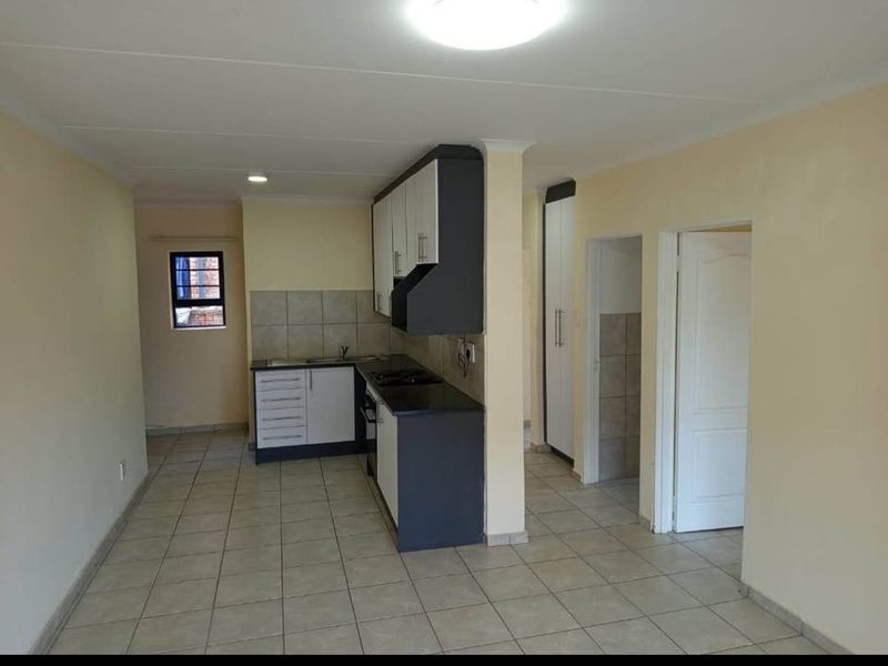 Apartment For Sale In Benoni - Photo 6