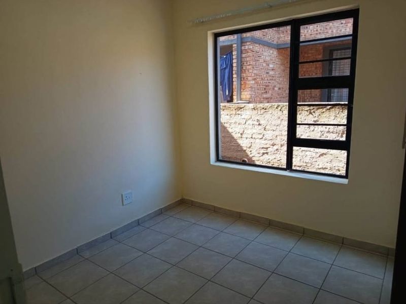 Apartment For Sale In Benoni - Photo 5