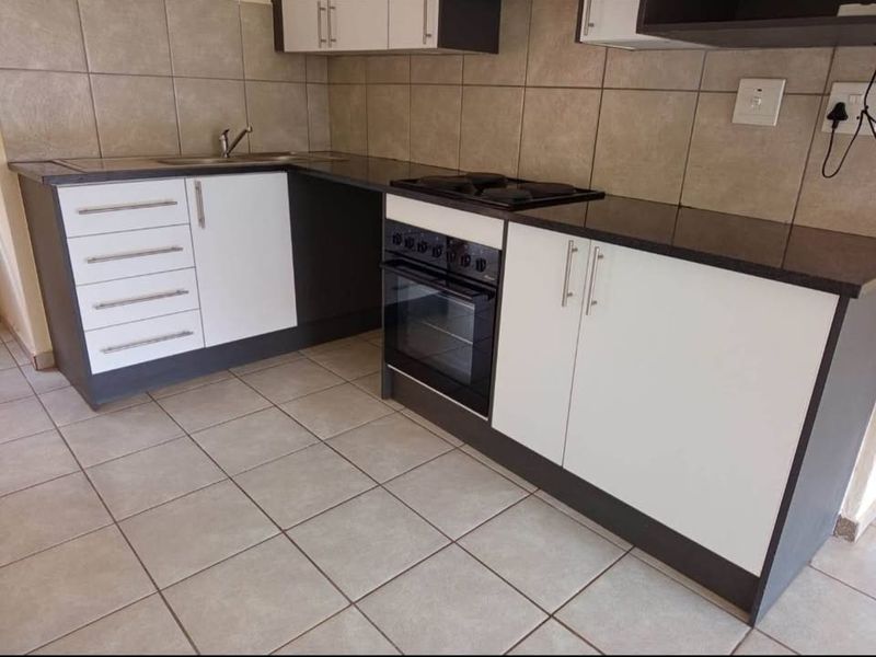 Apartment For Sale In Benoni - Photo 2