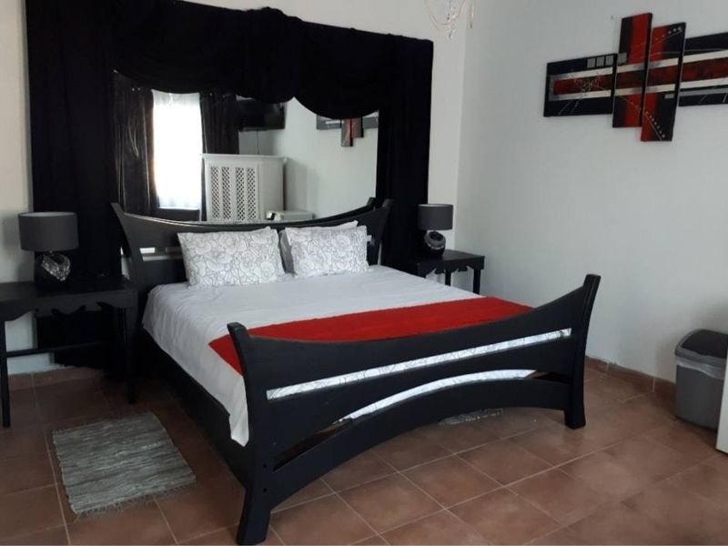 House For Sale In Benoni - Photo 4