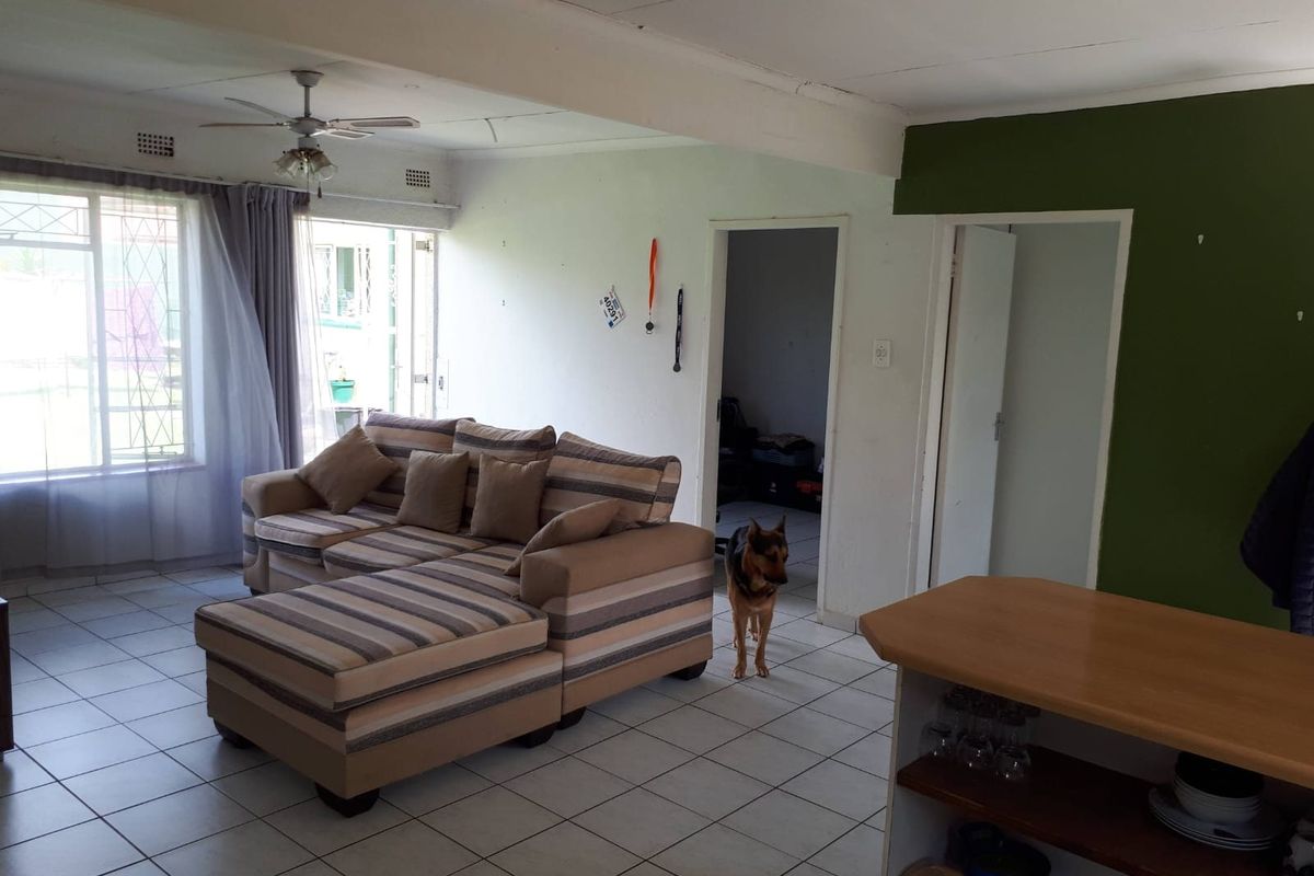 House For Sale In Benoni - Photo 2