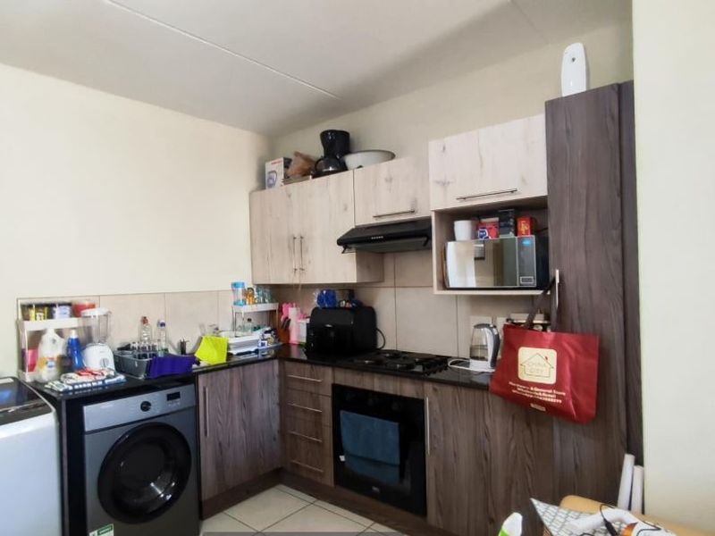 Apartment For Sale In Benoni - Photo 2