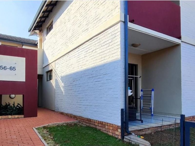 Apartment For Sale In Benoni - Photo 1