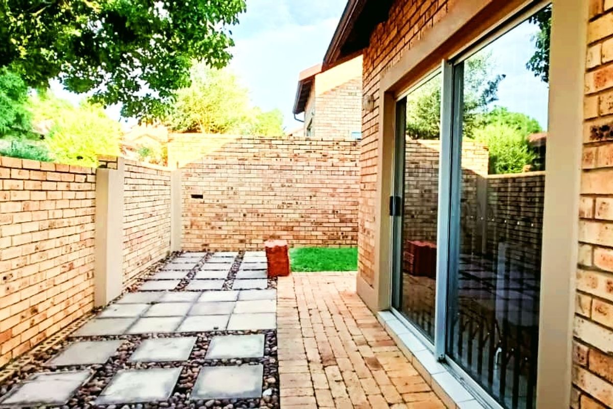 Townhouse For Sale In Centurion - Photo 3