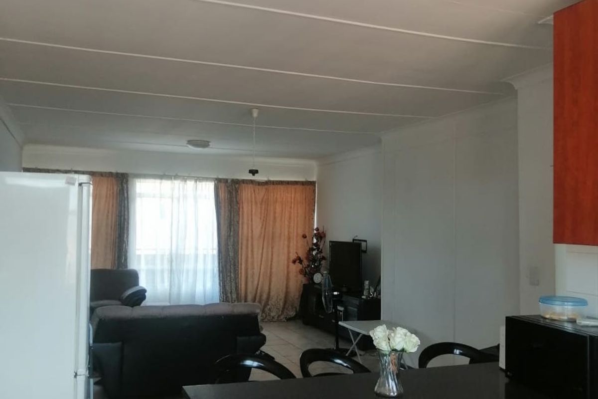 Apartment For Sale In Kempton Park - Photo 2