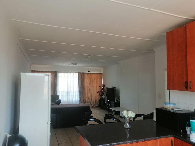 Apartment For Sale In Kempton Park - Photo 4