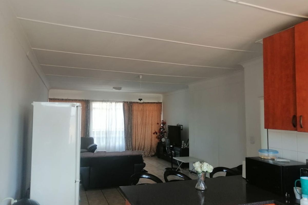 Apartment For Sale In Kempton Park - Photo 4