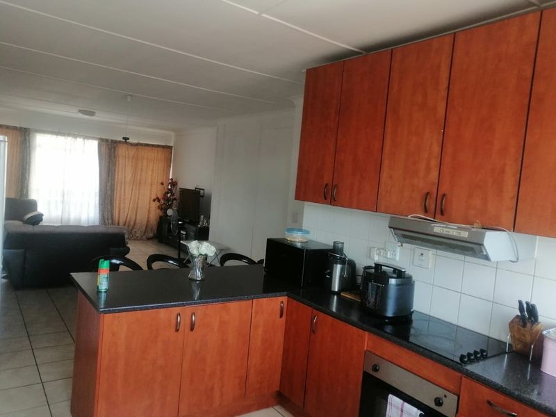 Apartment For Sale In Kempton Park - Photo 5