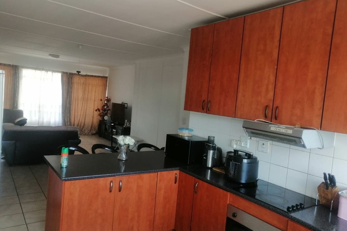 Apartment For Sale In Kempton Park - Photo 5