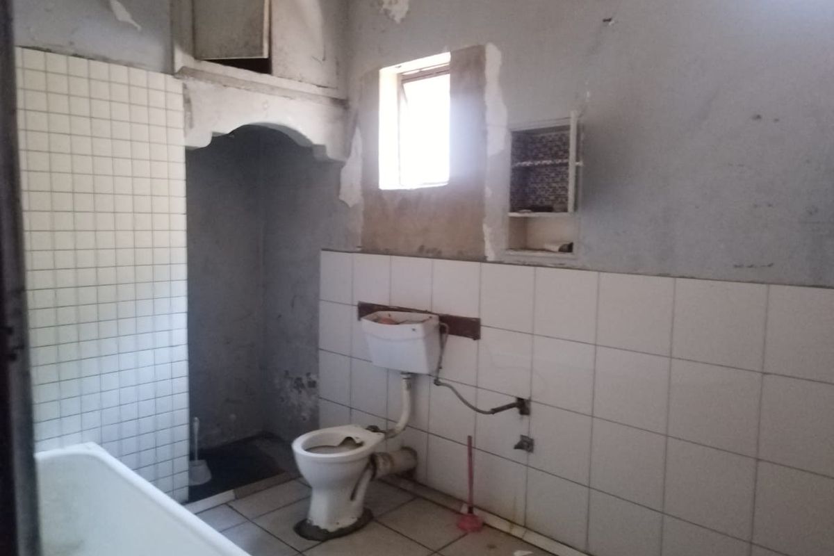 House For Sale In Johannesburg - Photo 5