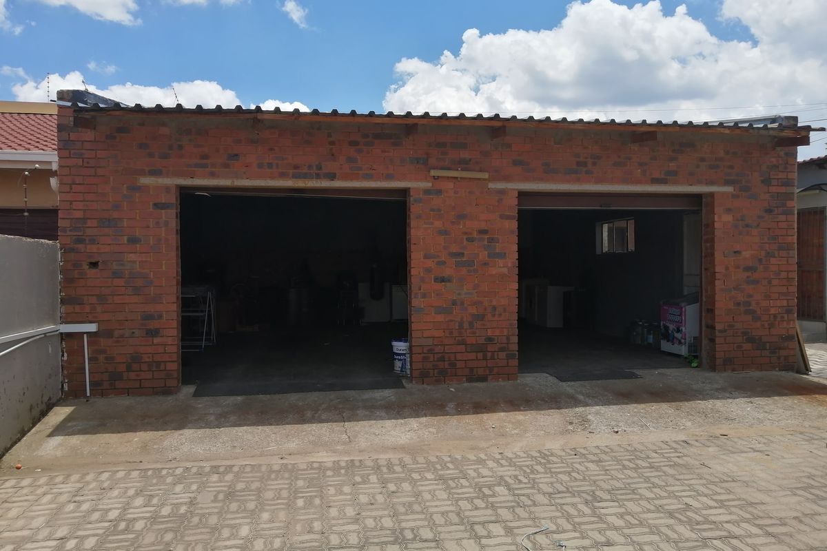 House For Sale In Johannesburg - Photo 4