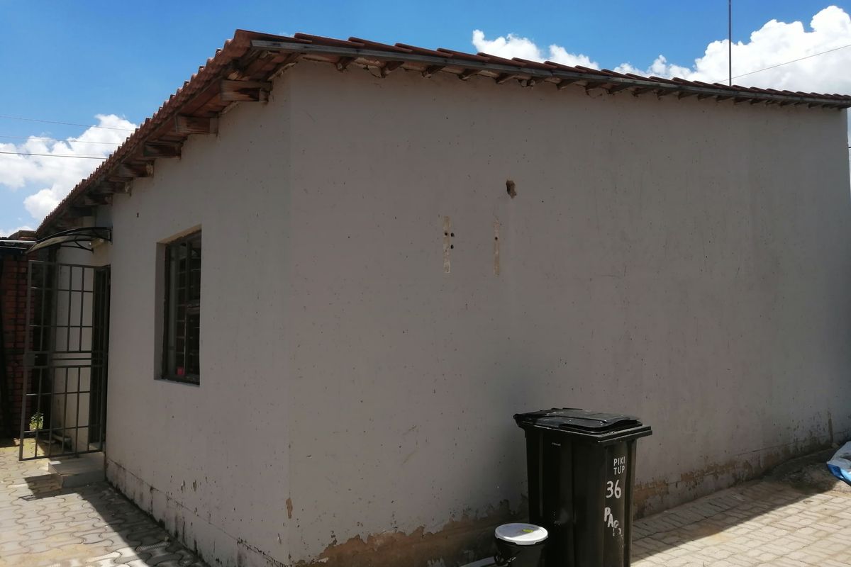 House For Sale In Johannesburg - Photo 5