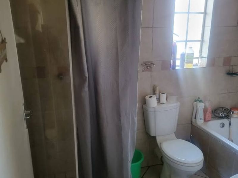 Townhouse For Sale In Midrand - Photo 8
