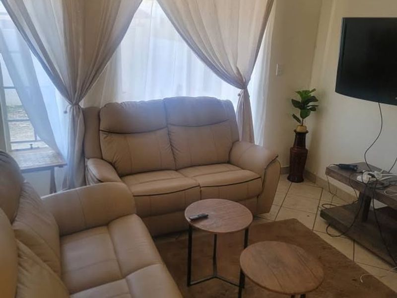 Townhouse For Sale In Midrand - Photo 5