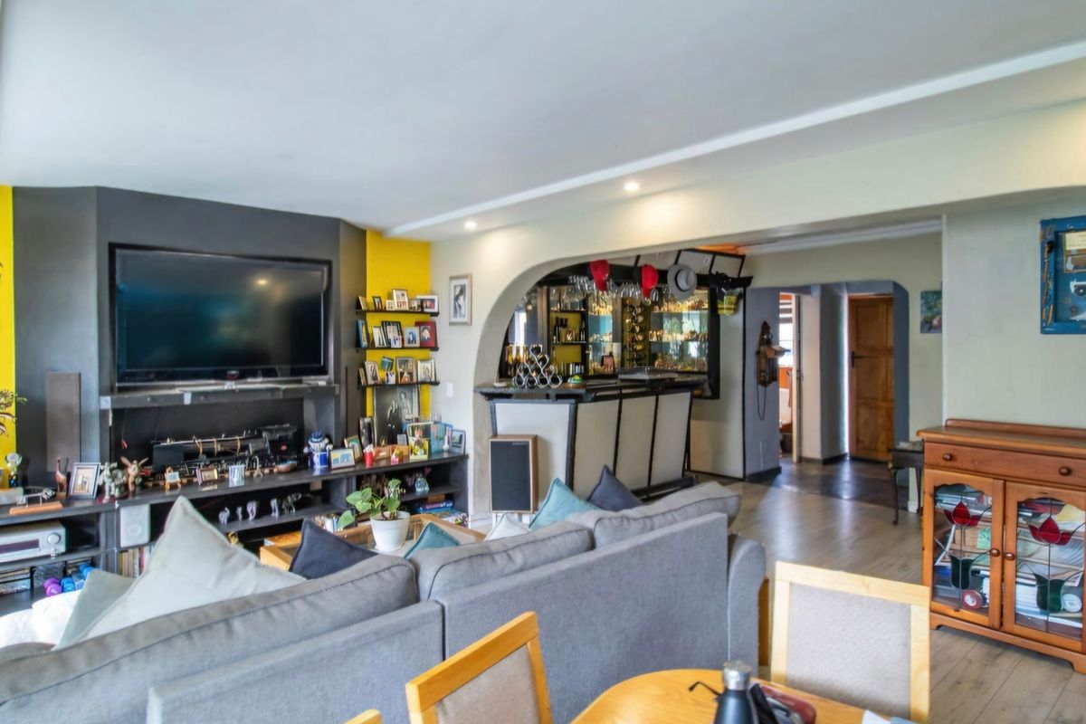 Townhouse For Sale In Johannesburg - Photo 2