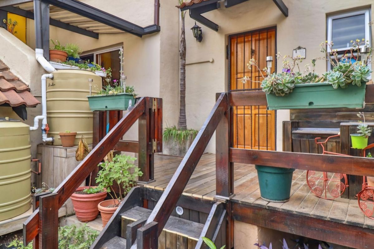 Townhouse For Sale In Johannesburg - Photo 5