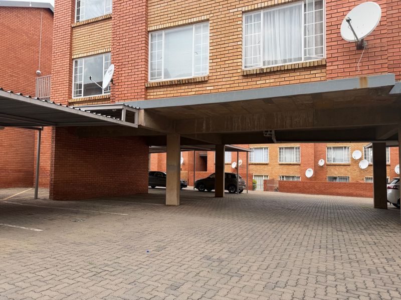 Apartment Pending Sale In Centurion - Photo 7