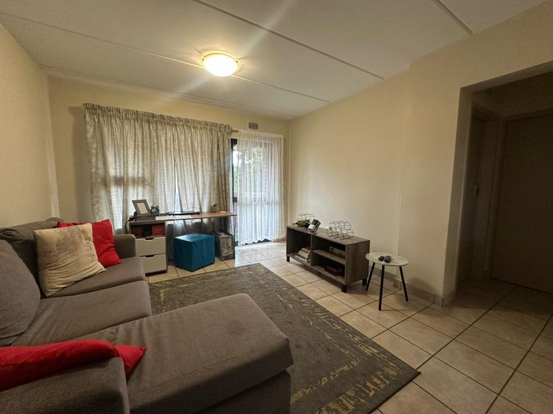 Apartment For Sale In Pretoria - Photo 2