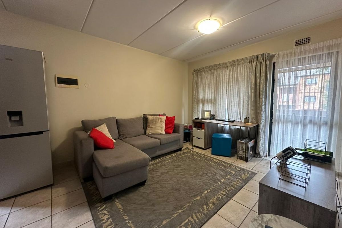 Apartment For Sale In Pretoria - Photo 3
