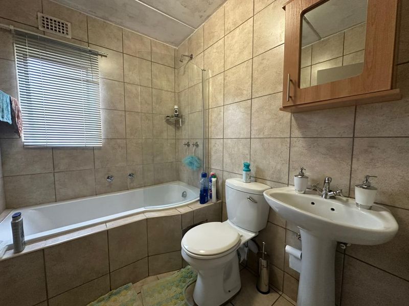 Apartment For Sale In Pretoria - Photo 8