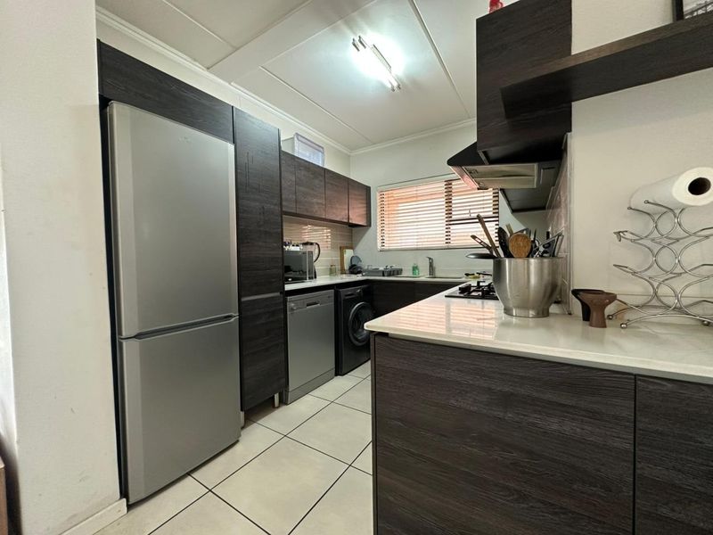 Apartment For Sale In Pretoria - Photo 2