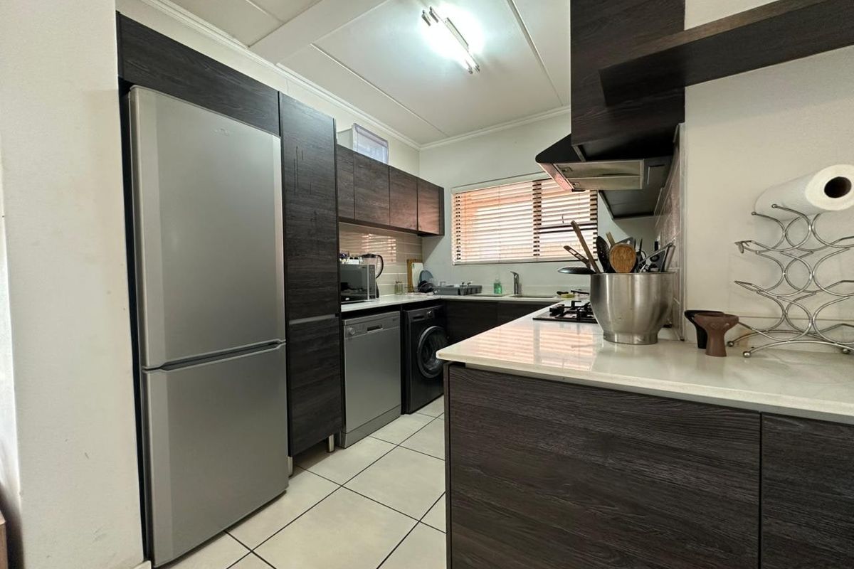 Apartment For Sale In Pretoria - Photo 2