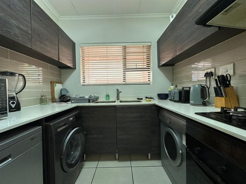 Apartment For Sale In Pretoria - Photo 3