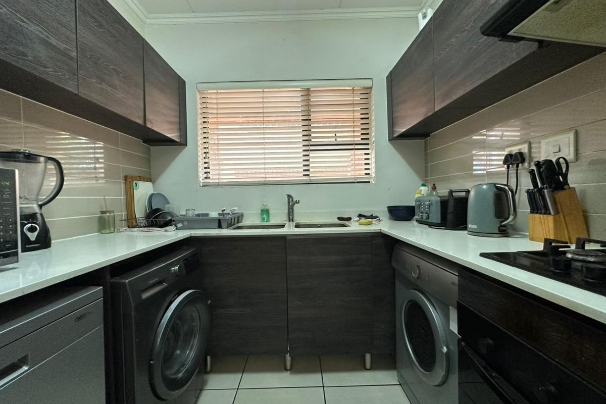 Apartment For Sale In Pretoria - Photo 3