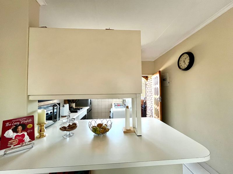 Apartment Pending Sale In Sandton - Photo 9